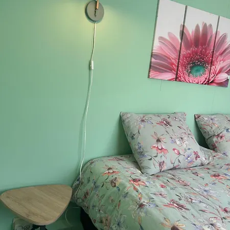Holiday home De Bloemenkwekerij
